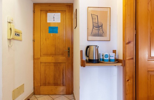 Caldes Apartment | Moleti Room with Shared Garden