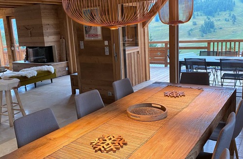 Montgenevre Ski Chalet | Montgenevre. new Tipamountain chalet, luxury, charm, 185m superb view.