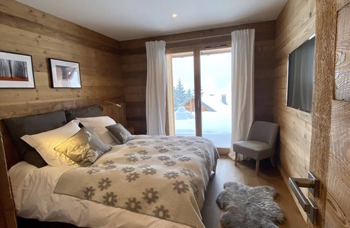 Montgenevre Ski Chalet | Montgenevre. new Tipamountain chalet, luxury, charm, 185m superb view.