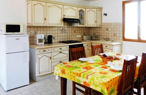 Bonnieux Apartment | Morard - Bonnieux Appt Les Ocres by Interhome