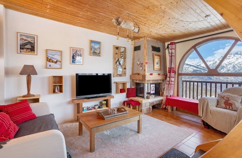 Puy-Saint-Vincent Apartment | Mountain Chalet Apartment (6 Guests)