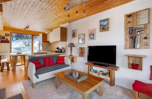 Puy-Saint-Vincent Apartment | Mountain Chalet Apartment (6 Guests)