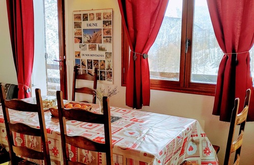 La Condamine-Chatelard Ski Chalet | Mountain chalet