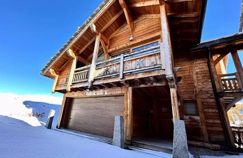 Les Claux Ski Chalet | MOUNTAIN SIDE CHALET—All-Inclusive, 4-Star Rated