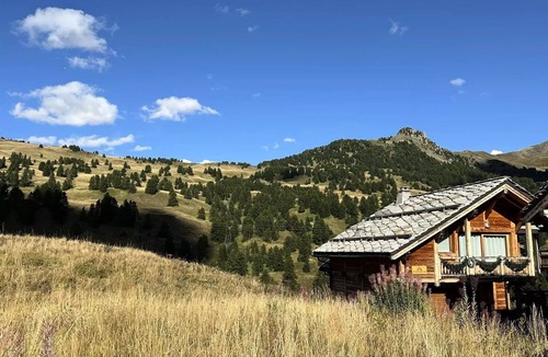 Les Claux Ski Chalet | MOUNTAIN SIDE CHALET—All-Inclusive, 4-Star Rated