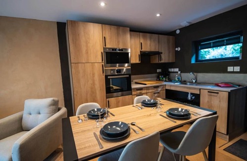Marcoux House | Mountain-view eco-friendly cottage