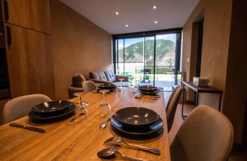 Marcoux House | Mountain-view eco-friendly cottage