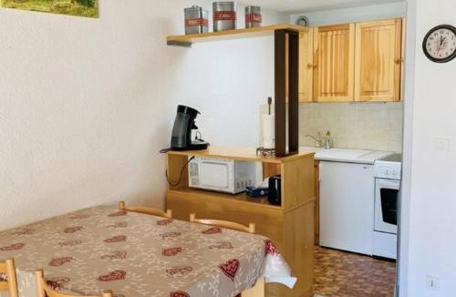 Enchastrayes Apartment | Mountain views and comfort near Barcelonnette