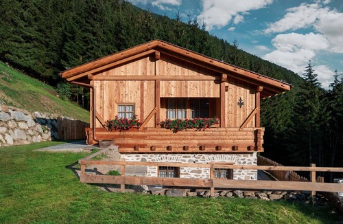 Cogolo Ski Chalet | nCharming Mountain Chalet, Panorama view, Garden, Modern Comforts, Pet-Friendly