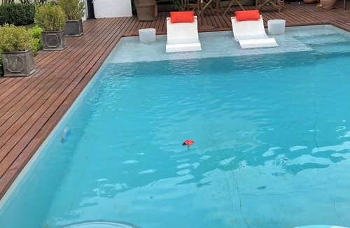 Vedene House | Near Avignon, AdriAnna Guest House with a private heated pool