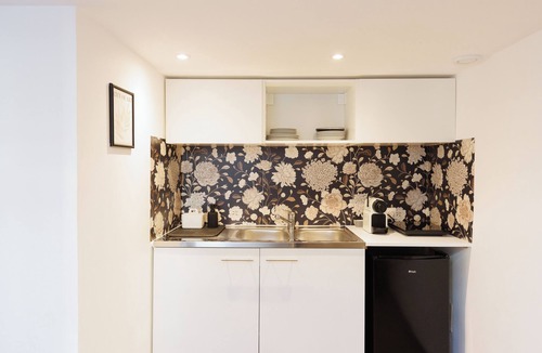 Carnot Apartment | Near Palais & Croisette, Large Loft-type Studio, Ideal for Pro Fairs or Families