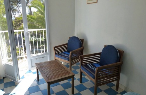 Ensues-la-Redonne Apartment | Nestled in 1 authentic cove, sea view. Swimming, hiking, visiting Provence