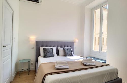Centre Ville-Gare Apartment | Nestor&Jeeves - CAESARS - Hyper center - Shopping avenue