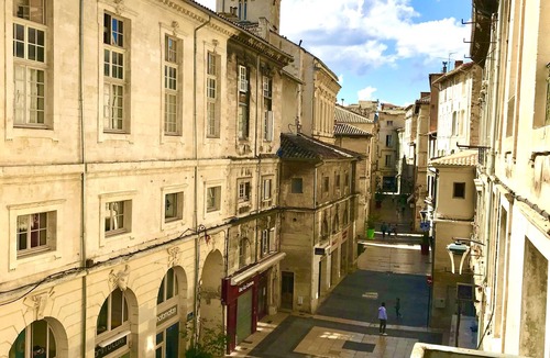 Avignon City Centre Apartment | NEW AVIGNON PLACE JÉRUSALEM beautiful climatisé apartment 2 min PALAIS DES PAPES
