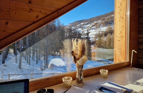 Vars Ski Chalet | New chalet, with sauna, garden, 5mns from the slopes, absolute calm.