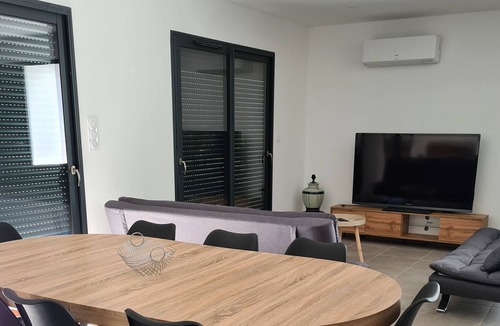 Deaux Villa | New comfortable villa 10kms from Alès and 35kms from Nîmes at the foot of the Cévennes.