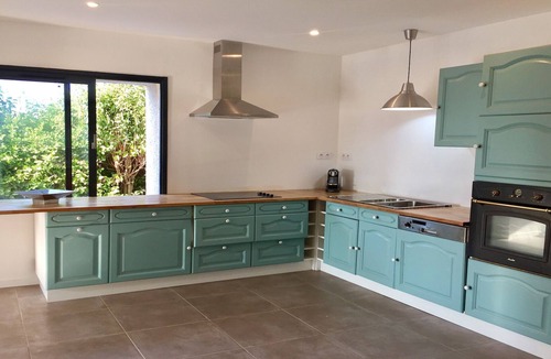 Perols House | New house, swimming pool, 5 mn from the beach, superb view of the lake, 6/8 pers