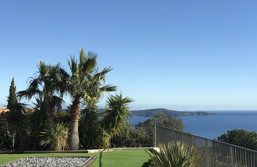 Cavalaire-sur-Mer Villa | New house with modern architecture with Swimming Pool and Panoramic Sea View.