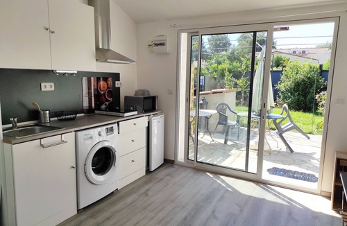 Saint-Martin-de-Crau Apartment | New independent studio
