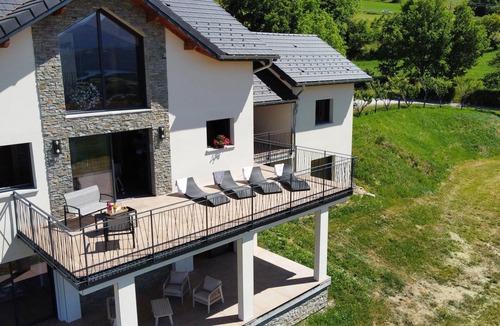 Chorges Villa | New luxury villa, breathtaking view, swimming pool and outdoor amenities