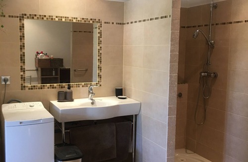 Eyragues House | NEW Provençal Mas with air-conditioned swimming pool, sleeps 8