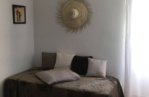 Eyragues House | NEW Provençal Mas with air-conditioned swimming pool, sleeps 8