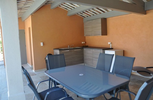 Roussillon Cottage | NEW ROUSSILLON: Seasonal Rental Garance