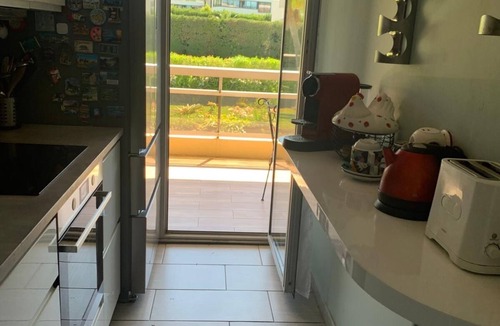 Mandelieu-La-Napoule Apartment | NEW Stunning 4 star apartment (sleeps 4) private parking, communal swimming pool