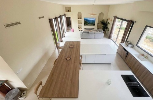 Saint-Drezery House | New villa—210 m² nestled between vineyards and the sea