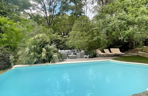 Salon-de-Provence Villa | New. Villa Baya