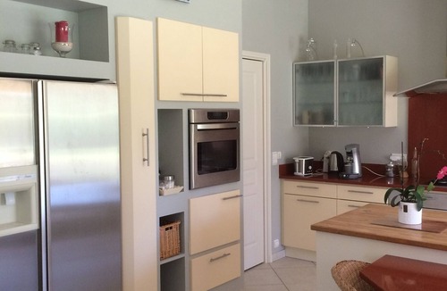 Noves House | New villa with pool near St Remy