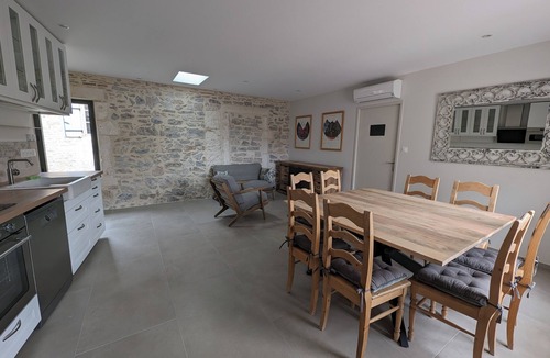 Rodilhan Apartment | Newly renovated apartment for 8 to 12 people, 5 minutes from the center of Nîmes.