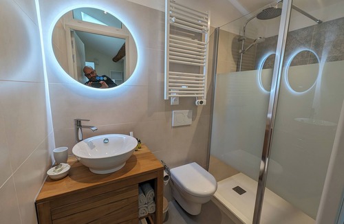 Rodilhan Apartment | Newly renovated apartment for 8 to 12 people, 5 minutes from the center of Nîmes.