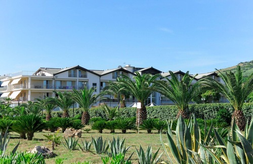 Roseto degli Abruzzi Apartment | Nice apartment for 4 guests with pool, internet, A/C, TV, terrace and pets allowed