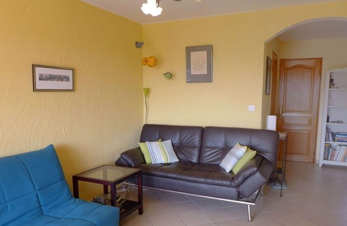 Les Lecques Apartment | Nice apartment for 4 guests with A/C, WIFI, TV, terrace and parking
