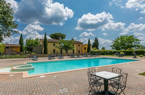 Limite Sull'Arno Villa | Nice apartment in villa for 4 people with pool, A/C, WIFI, TV and parking