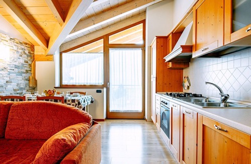 Ronzone Apartment | Nice apartment for 6 people with WIFI, TV and balcony