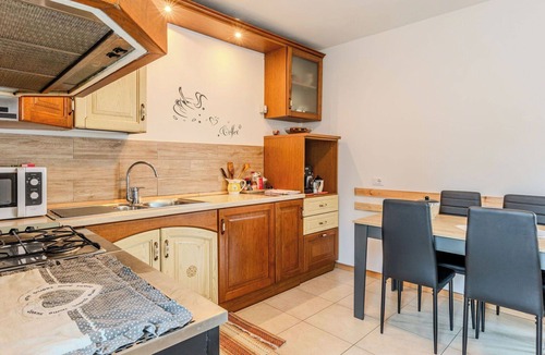 Livo Apartment | Nice apartment for 6 people with WIFI, TV, patio and pets allowed