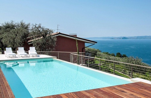 Frader Apartment | Nice apartment for 7 guests with pool, WIFI, TV and terrace