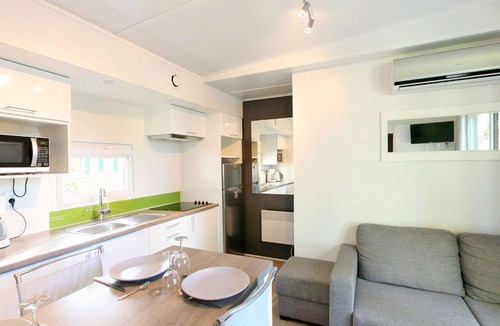 Argeles-sur-Mer House | Nice apartment in villa for 4 people with pool, WIFI, A/C, TV, terrace and pets allowed