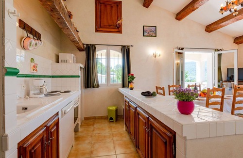 Bauduen Villa | Nice apartment in villa for 6 people with WIFI, TV, balcony, pets allowed and panoramic view