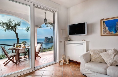 Marina del Cantone Apartment | Nice apartment for 4 guests with WIFI, TV, balcony and panoramic view, close to Sorrento
