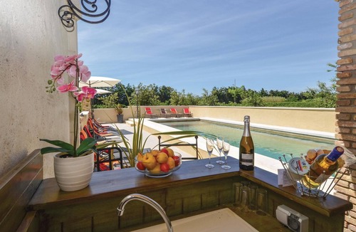 Vallabregues House | Nice home in Vallabregues