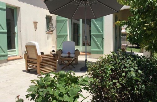 Mouries Villa | nice home rental in the hearth of the village mouriès, in the natural park of the alpilles