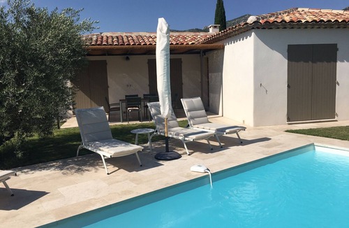 Gemenos House | "nouveau" Jolie Maison Neuve Jardin Clos et Piscine Privés 6 Personnes