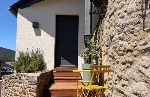 Real House | Odeillo Lodge | Lake View | Luxury | Sleeps 8 | Les Angles