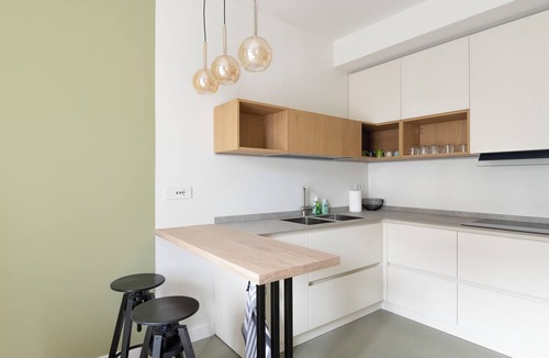 Central Station Apartment | OMNIA APARTMENT, wonderful Home 2 BDR, 6 guests, Milan city center