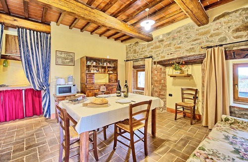 Castelnuovo Berardenga Apartment | Orietta 2- Apüartment with swimming pool