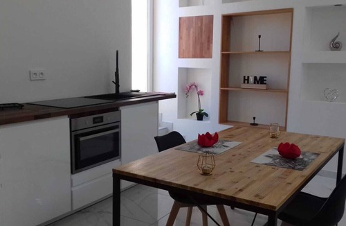Reillanne Apartment | Paradise Love In Provence - Loft Étoilé - Spa Privatif
