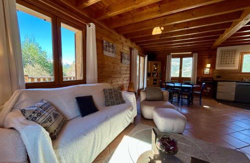 Enchastrayes Ski Chalet | Parenthèse Alpine - Poêle à bois - Calme - Parking